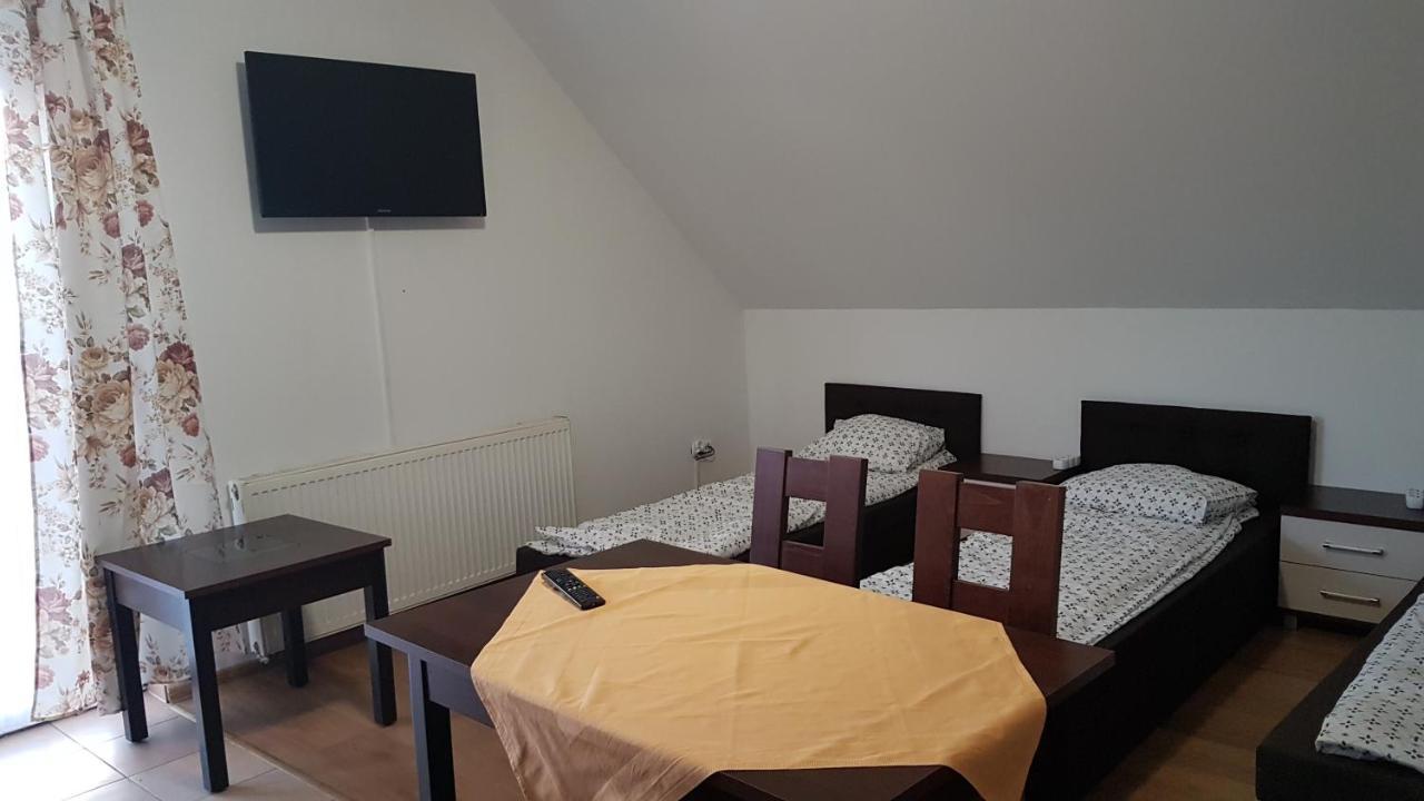 E&S_ Apartament ミリチ エクステリア 写真
