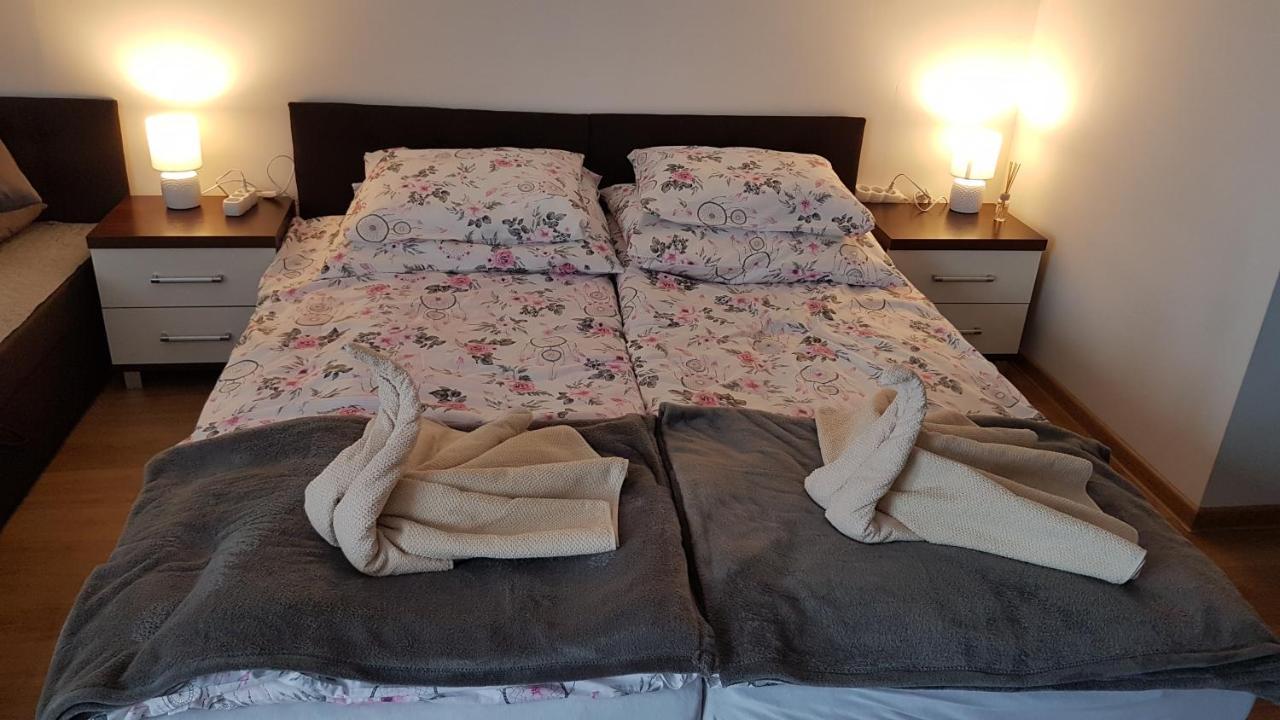 E&S_ Apartament ミリチ エクステリア 写真