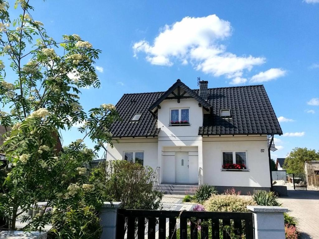 E&S_ Apartament ミリチ エクステリア 写真